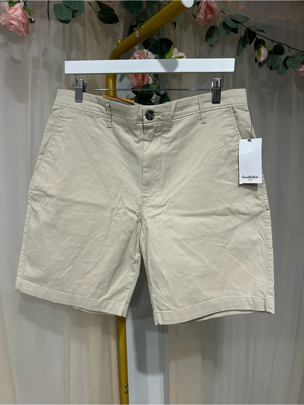 NWT Goodfellow & Co Every Wear Flat Front Cream Stretch Shorts Men’s 32